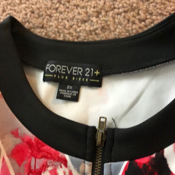 Dress - Picture 3 of 4